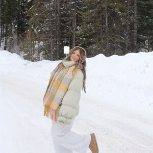 Meet your Posher, Ella